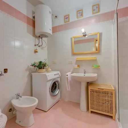 Grange Nest & Relax - Happy